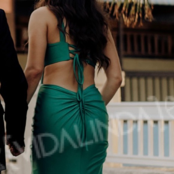 Sherri Hill Gown - Picture 2 of 3